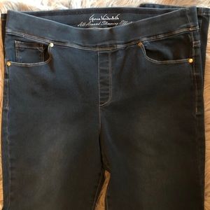 Gloria Vanderbilt Slim Leg “Slimming” Jeans